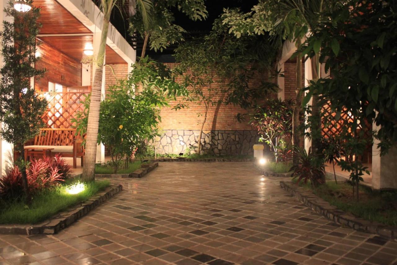 Khách Sạn Ambedo Phú Quốc Esterno foto